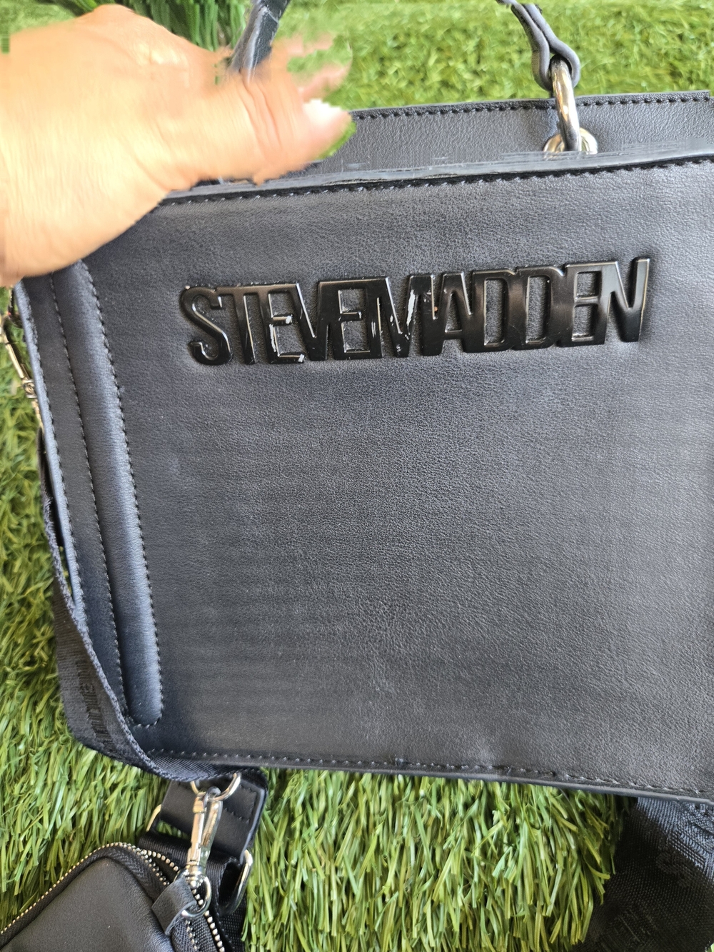 Steve Madden Black Men's Messenger Crossbody with Detachable Strap - Picture 2 of 6